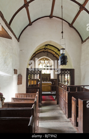 L'interno della chiesa di Culbone su Exmoor, W di Porlock, Somerset UK - si dice che sia la più piccola chiesa parrocchiale in Inghilterra Foto Stock