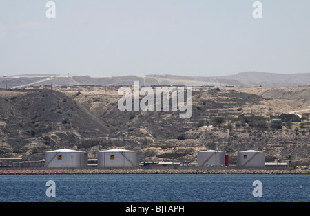 Olio e gasiere nel porto di Lobito. Lobito Benguela, Angola. L'Africa. © Zute Lightfoot www.lightfootphoto.com Foto Stock