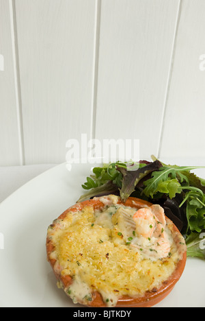 Torta di pesce con gamberi Foto Stock