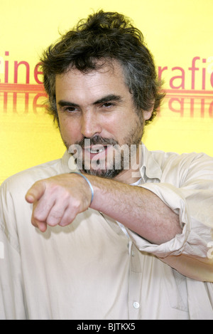 ALFONSO CUARON ORIZZONTI GIURIA PHOTOCALL Lido Venezia Italia 03 Settembre 2004 Foto Stock