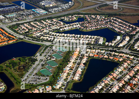 Vista aerea di case sulla florida costa orientale Foto Stock