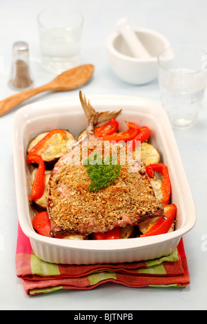 Sgombri al forno con le melanzane. Passo per passo: PA48FJ-PA48HD-PA48JT-PA48KC Foto Stock