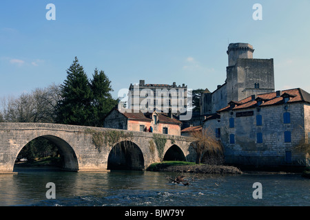 Francia dordogne périgord bourdeilles sul fiume Dronne Foto Stock