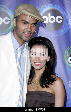 EVA LONGORIA e Tony Parker ABC TV SUMMER PRESS TOUR PARTY DI ABBEY WEST HOLLYWOOD LA USA 27 Luglio 2005 Foto Stock