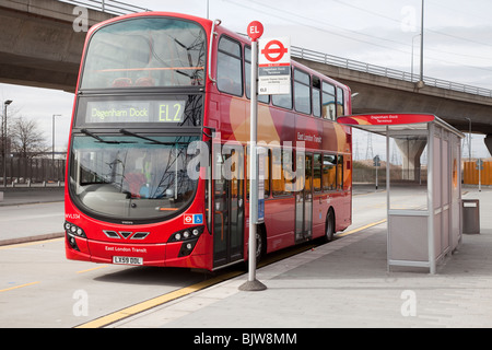 Il nuovo Dagenham Dock stazione Bus East London il transito Foto Stock