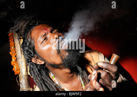Hindu uomo santo (Sadhu) Foto Stock