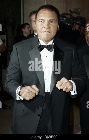 MUHAMMAD ALI . 16TH Annuale GIOSTRA DELLA SPERANZA G BEVERLY HILTON BEVERLY HILLS LA USA 23 Ottobre 2004 Foto Stock