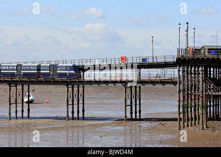 Southend Pier è un importante punto di riferimento di Southend-on-Sea essex England Regno unito Gb Foto Stock