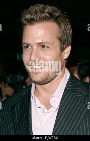 GABRIEL MACHT UNA CANZONE D'AMORE PER BOBB LUNGA LOS WESTWOOD LOS ANGELES USA 13 Dicembre 2004 Foto Stock