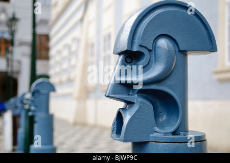 Libreria di Strahov. Statua a sinistra è di San Giovanni Evangelista. Prenota titolare a destra è stato appositamente progettato per questa libreria e mantiene i libri rivolta verso il lettore quando il volante viene girato. Foto Stock