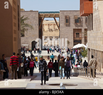 Gli studenti al nuovo campus, università americana del Cairo in Egitto Foto Stock
