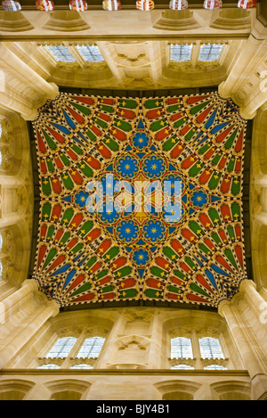 Soffitto decorativo nella torre di St Edmundsbury Cathedral Bury St Edmunds Suffolk Foto Stock