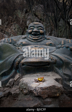 Grande statua del Buddha. Purple Mountain, Nanjing, Jiangsu, Cina. Foto Stock