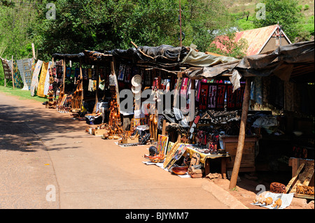 Bancarelle di souvenir in oro antico centro minerario di pellegrino di riposo a Mpumalanga Provincia, Sud Africa Foto Stock