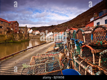 Lobster Pot vicino al scalo nel porto di Staithes Foto Stock