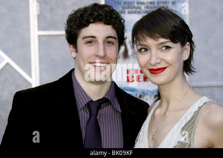 JASON BIGGS LINDSEY OTTO AL DI SOTTO DI PREMIERE MONDIALE HOLLYWOOD LOS ANGELES USA 12 febbraio 2006 Foto Stock