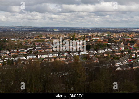 Una vista su Sedgley e città circostanti in Black Country (Inglese West Midlands) mostra ampie zone di abitazione Foto Stock