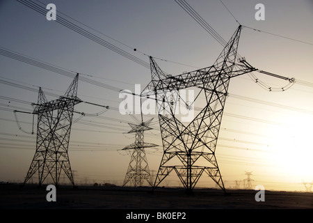 Elettricità tralicci in Dubai Foto Stock