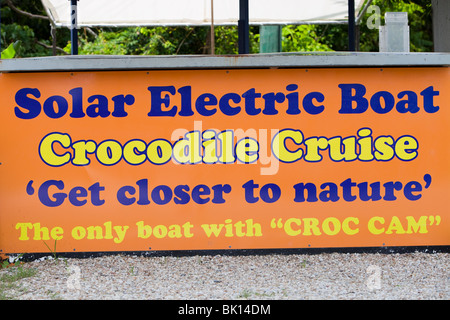 Powered Solar wildlife crociera sul Fiume Daintree, Queensland, Australia. Foto Stock