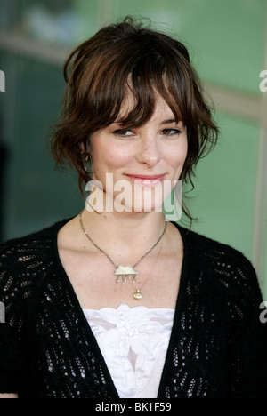 PARKER POSEY LAKE HOUSE PREMIERE MONDIALE Glossari Affini cupola HOLLYWOOD LOS ANGELES USA 13 Giugno 2006 Foto Stock