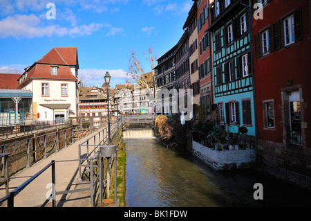 Serratura chiusa sul fiume Ill, Strasburgo Foto Stock