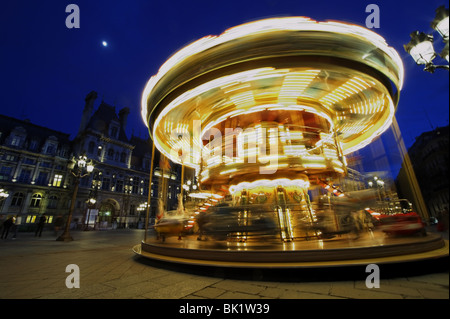 Giostra Vicino a Hotel de Ville, Parigi, Francia Foto Stock