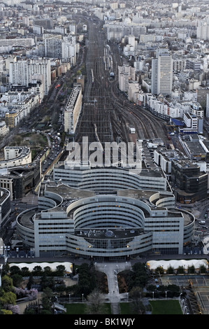 Stazione ferroviaria di Montparnasse (Gare Montparnasse), vista dalla torre di Montparnasse (Tour Montparnasse) Foto Stock