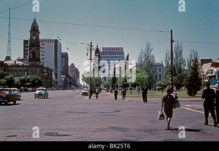 King William Street, Adelaide, Australia c.1960, nel quartiere centrale degli affari della città Foto Stock