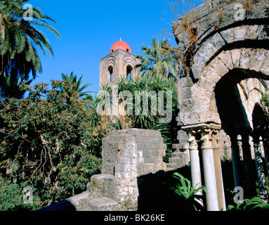 Chiesa di San Giovanni degli Eremiti, Palermo, Sicilia, Italia. Foto Stock