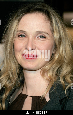 JULIE DELPY BABELE PREMIERE DEL FILM WESTWOOD LOS ANGELES CALIFORNIA USA 05 Novembre 2006 Foto Stock