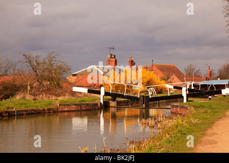 Willets Lock, sul Grantham Canal a Woolsthorpe, vicino a Belvoir. Grantham, Lincolnshire, Inghilterra Foto Stock