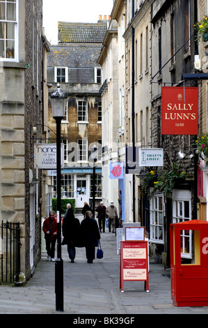 North Parade passaggio e Sally Lunn's House, bagno, Somerset, Inghilterra, Regno Unito Foto Stock