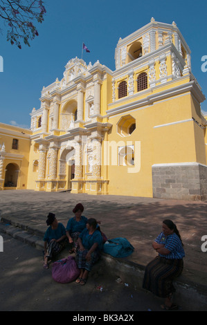 La Merced chiesa, Antigua, Sito Patrimonio Mondiale dell'UNESCO, Guatemala, America Centrale Foto Stock