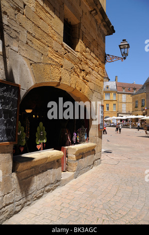 Medieval merchants house hotel nella città vecchia, Sarlat, Sarlat le Caneda, Dordogne, Francia, Europa Foto Stock