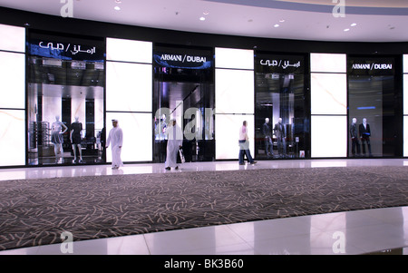 Dior shop nel Fashion Avenue del centro commerciale di Dubai, Dubai, Emirati Arabi Uniti Foto Stock