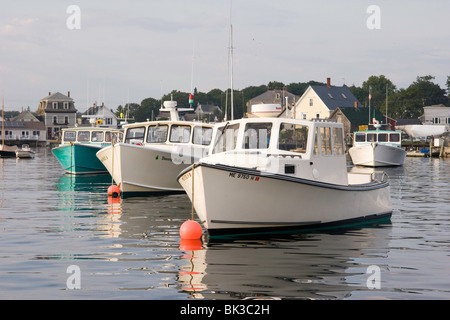 Lobster barche nel porto di intagliatori, Vinalhaven, Maine Foto Stock