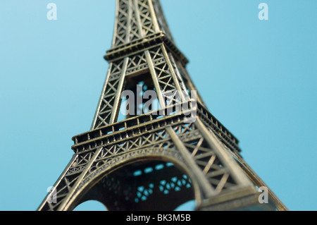 In prossimità della torre eiffel souvenir Foto Stock