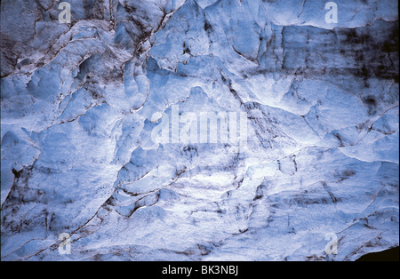 Dettaglio della neve e del ghiaccio su un ghiacciaio in Alaska Foto Stock