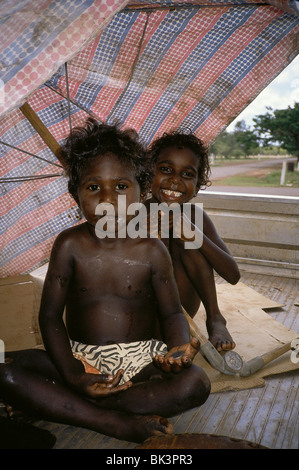 Ritratto di bambini aborigene, Isole Tiwi, Australia Foto Stock