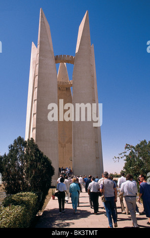 Il monumento dell'amicizia egiziana russa presso l'alta Diga di Assuan, Egitto Foto Stock