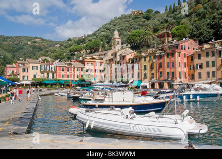 Portofino le barche nel porto Foto Stock