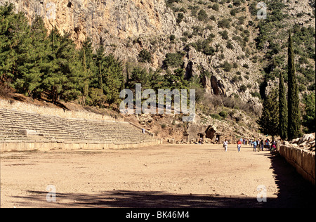 Antico stadio sportivo greco alle rovine del Santuario di Delfi, Grecia Foto Stock