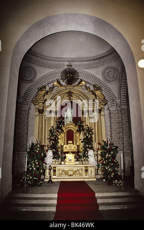 Altare di La Merced chiesa in Antigua, Guatemala Foto Stock