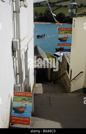 Il Traghetto Inn a Salcombe, South Devon, in Inghilterra. Foto Stock