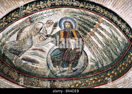 Traditio Clavium mosaico nella chiesa di Santa Costanza (Mausoleo di Santa Costanza o Chiesa di Santa Costanza) Roma, Italia Foto Stock