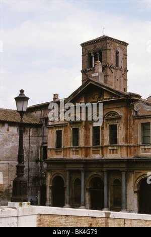 Basilica di San Bartolomeo all'Isola, con la Torre Dei Caetani, Roma Foto Stock