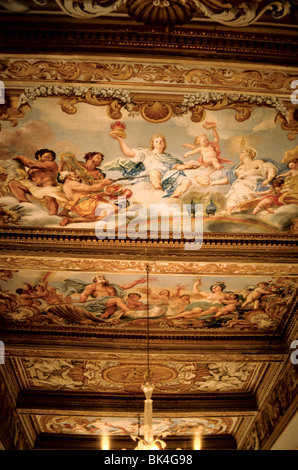 Soffitto dipinto in Palazzo Barberini e Galleria Nazionale d'Arte Antica di Roma, Italia Foto Stock