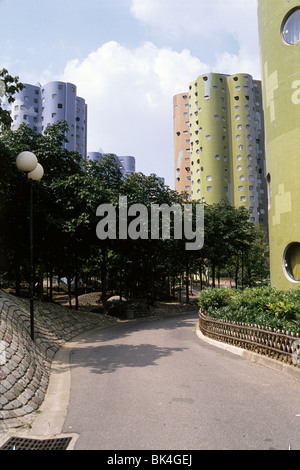 Costruito nel 1977 il tour Aillaud è un gruppo di edifici residenziali situato nel sobborgo di Nanterre, Parigi, Francia Foto Stock