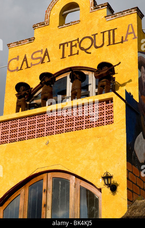 La casa tequila sulla striscia in Playa del Carmen in Messico Foto Stock