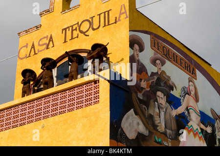 La casa tequila sulla striscia in Playa del Carmen in Messico Foto Stock